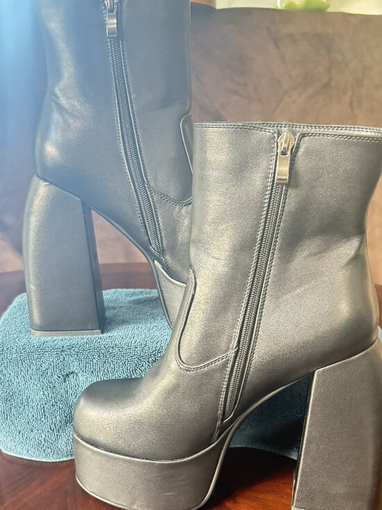The Unbranded Brand Shoes - Black Faux Leather Platform Block Heel Zip Ankle Boots Size 40 / US 9